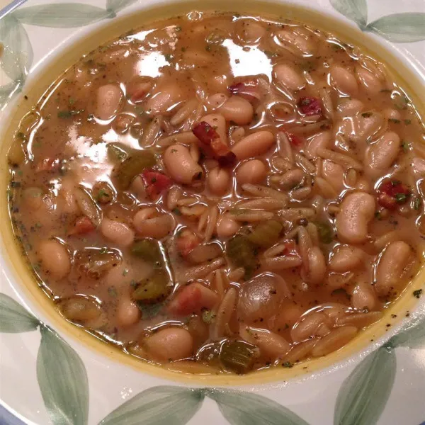 Italiaanse Witte Bonensoep Met Pancetta
