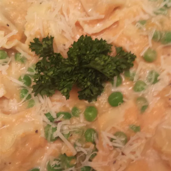 Tortellini met pompoen- en erwtensaus