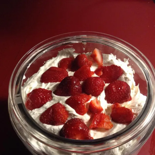 Aardbeien En Room Trifle