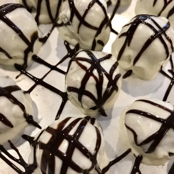 Gemakkelijke Witte Chocolade Oreo® Truffels