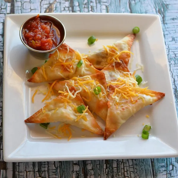 Kip Wontons Met Kaas En Jalapeño Uit De Oven