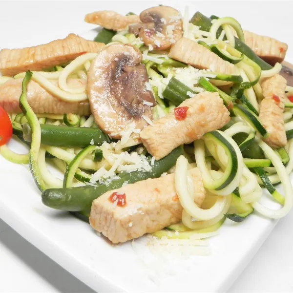 Zoodles Van Soja, Knoflook En Chili